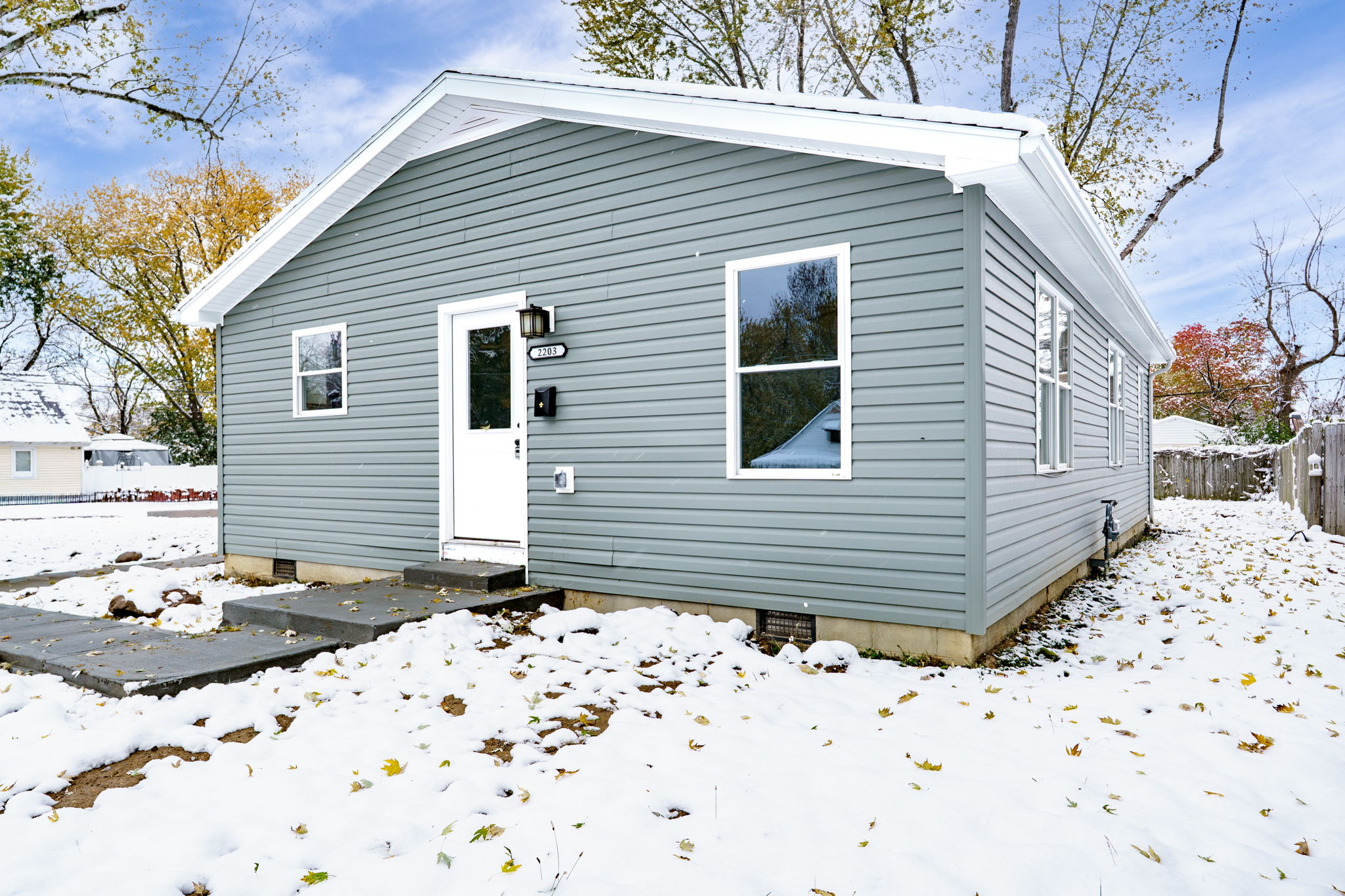 Second exterior view of 2203 Cardinal Ave